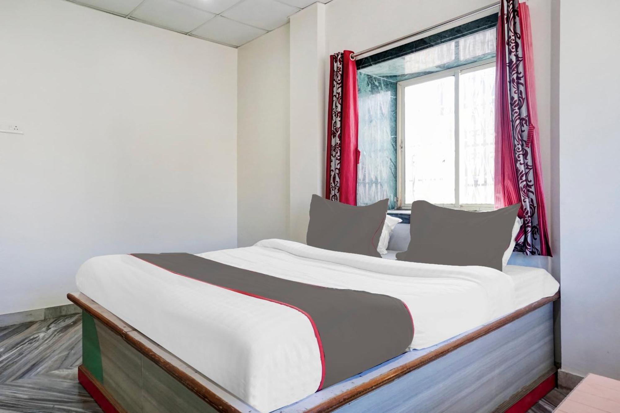 Hotel Collection O Shreya Talegaon Dabhade Exterior foto