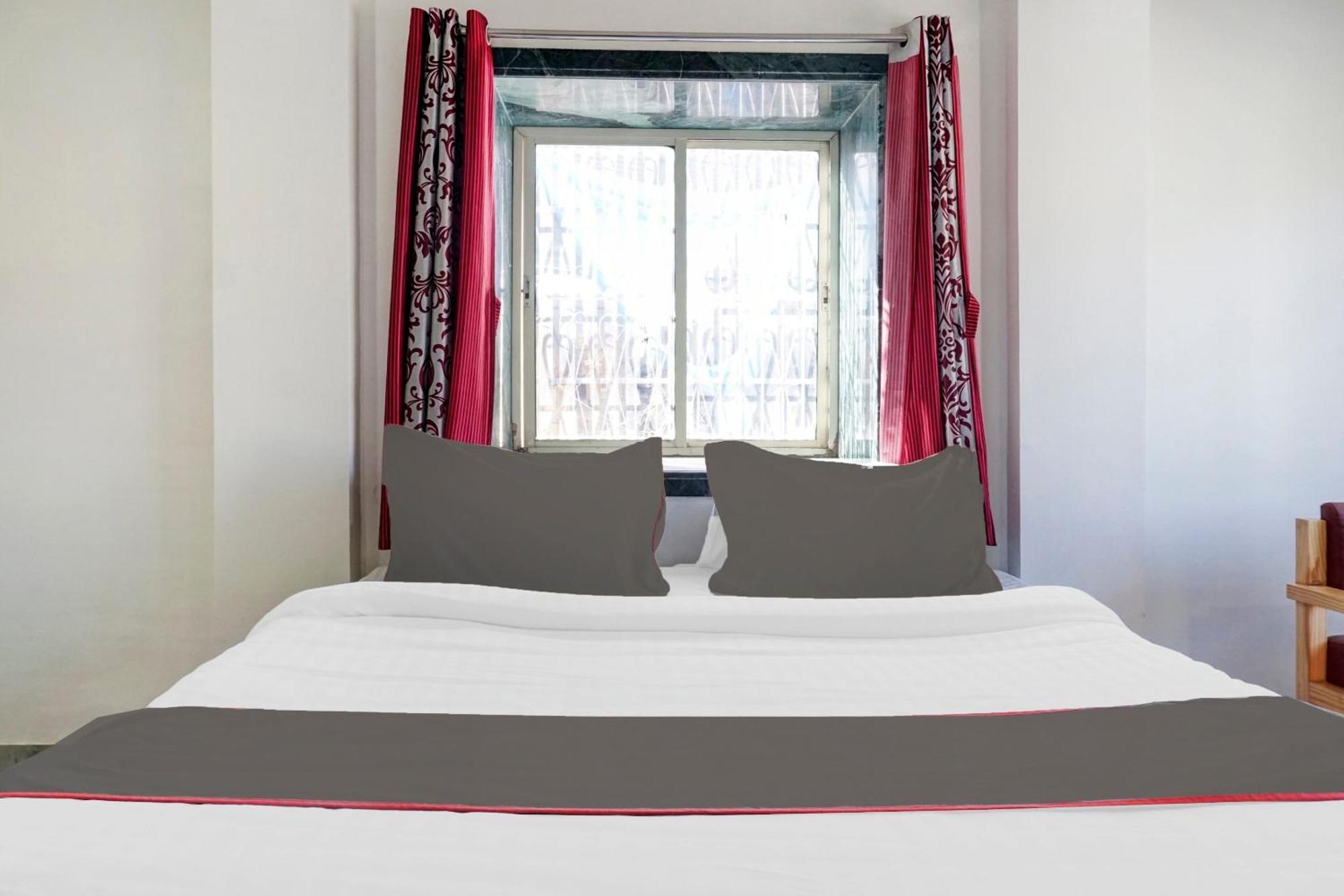 Hotel Collection O Shreya Talegaon Dabhade Exterior foto